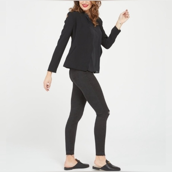 NEW WITH TAGS Spanx Black Distressed Denim Cropped Leggings, Size Medium - Picture 2 of 7
